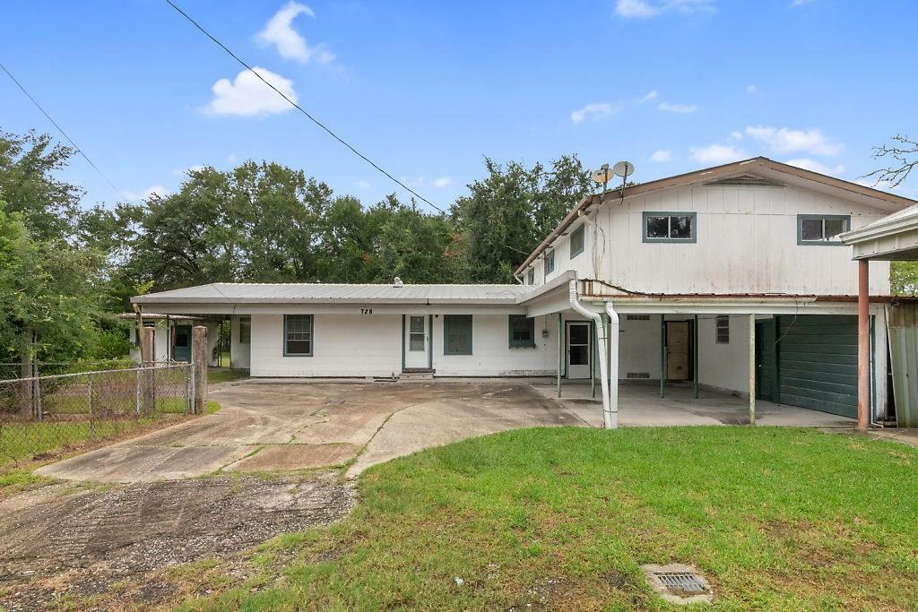 Property Photo:  728 Phillips Street  LA 70663 