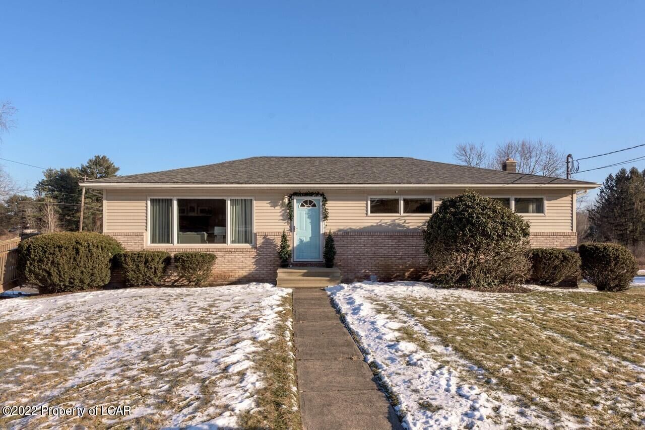 Property Photo: 1114 Mountain View Drive PA 18612