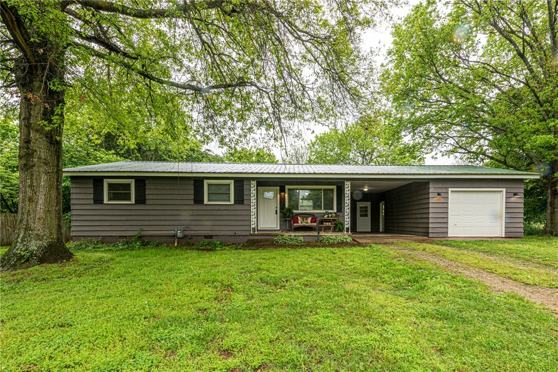 Property Photo:  1185 Lake Sequoyah Drive  AR 72701 