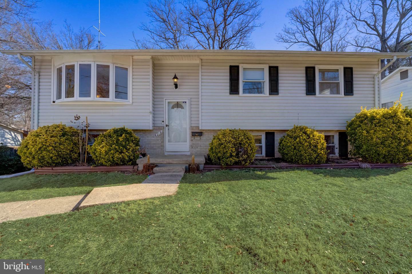 Property Photo:  6219 Brightlea Drive  MD 20706 