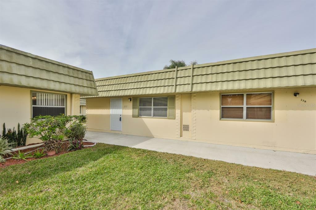 102 Cambridge Trail 237  Sun City Center FL 33573 photo