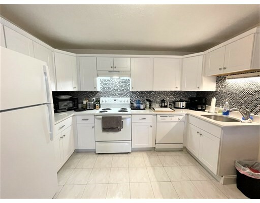 Property Photo: 6 McLean Pl 10 MA 02140