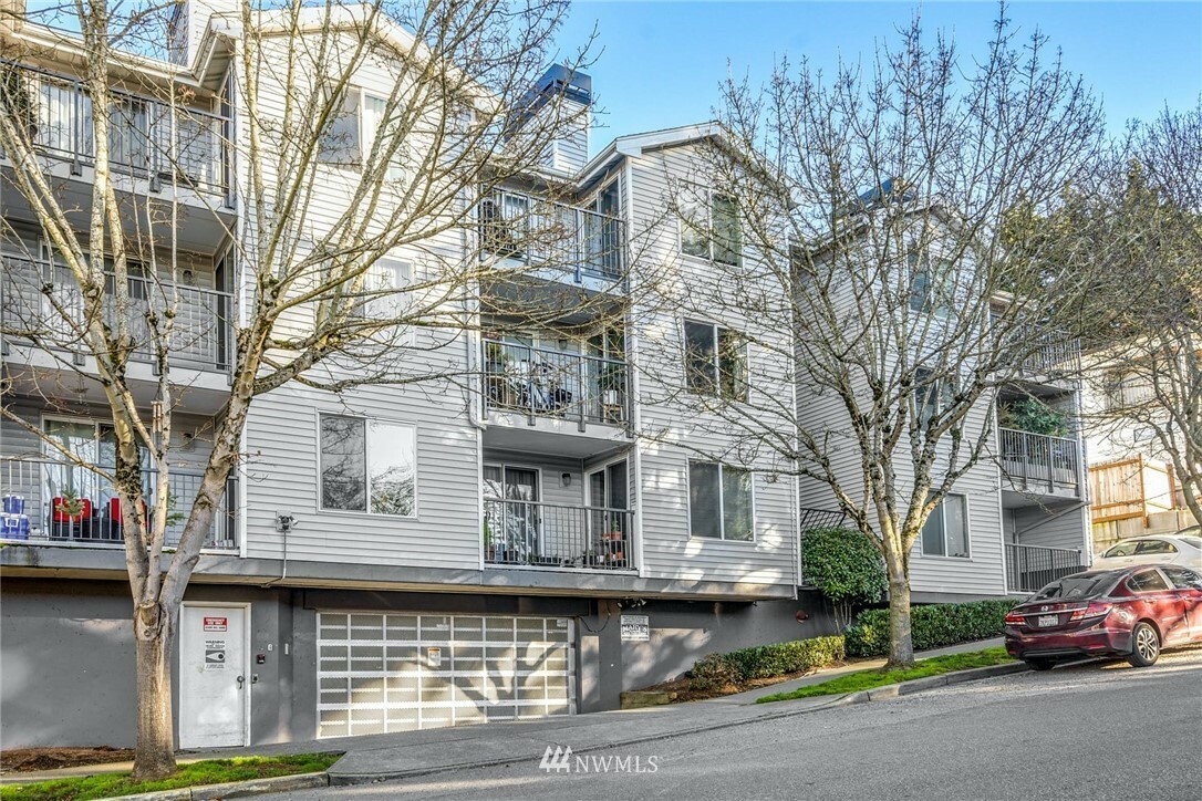 Property Photo:  9200 Greenwood Avenue N 214  WA 98103 