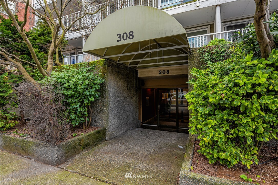 Property Photo:  308 Summit Avenue E 502  WA 98102 