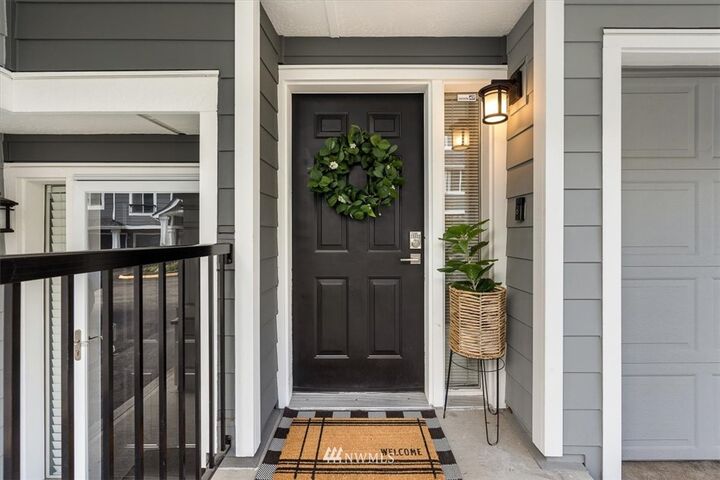 Property Photo:  16125 Juanita Woodinville Way NE NE 905  WA 98011 