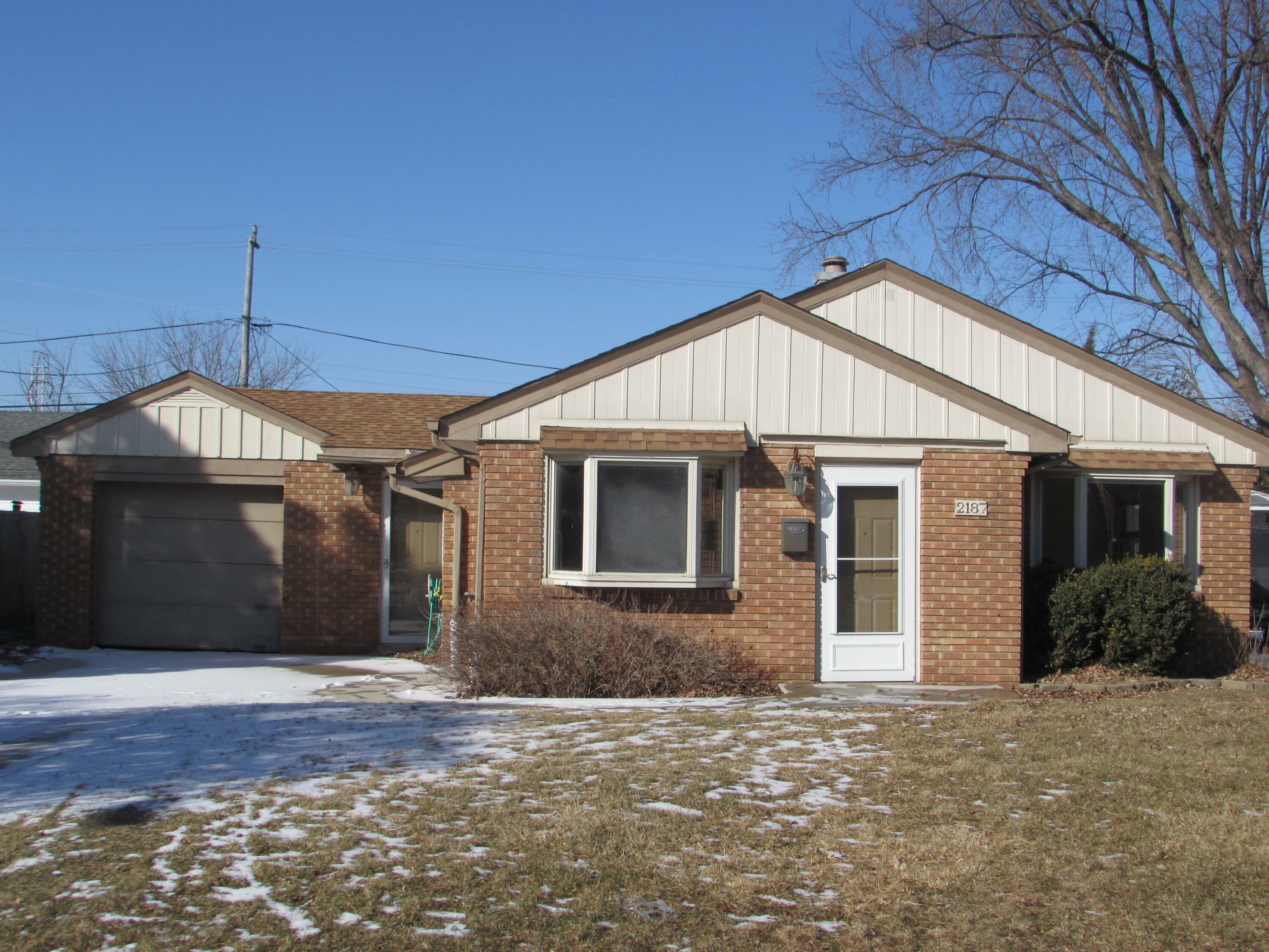 Property Photo:  2187 S 98th St  WI 53227 