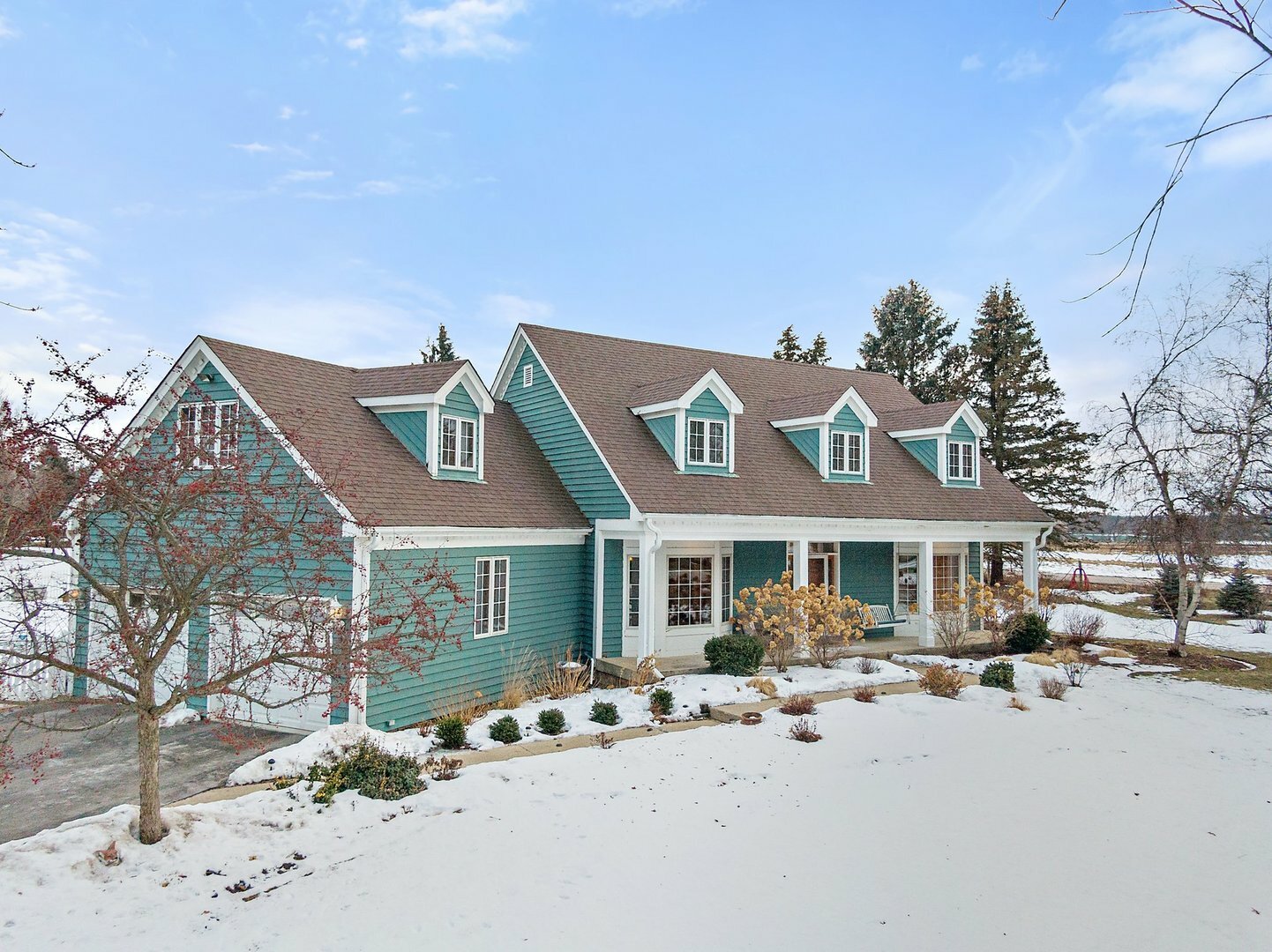 Property Photo: 40W285 Campton Oak Drive IL 60175