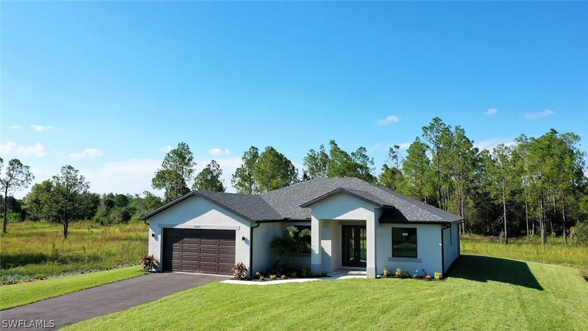 Property Photo: 3942 26th Avenue SE FL 34117