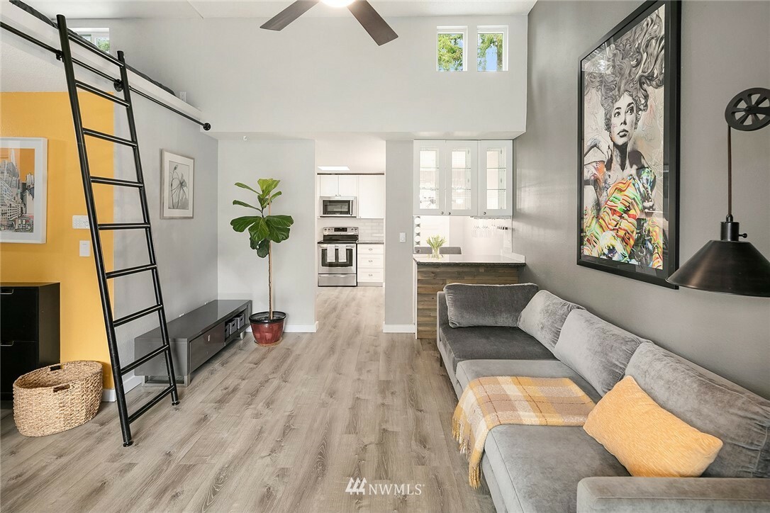 Property Photo: 4308 NE Sunset Boulevard W-4 WA 98059