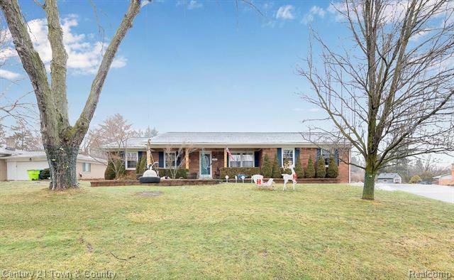 Property Photo:  11699 Sharon Lee  MI 48095 