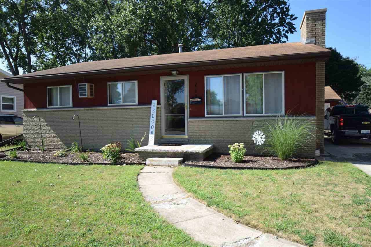 Property Photo:  712 Bayliss  MI 48640 