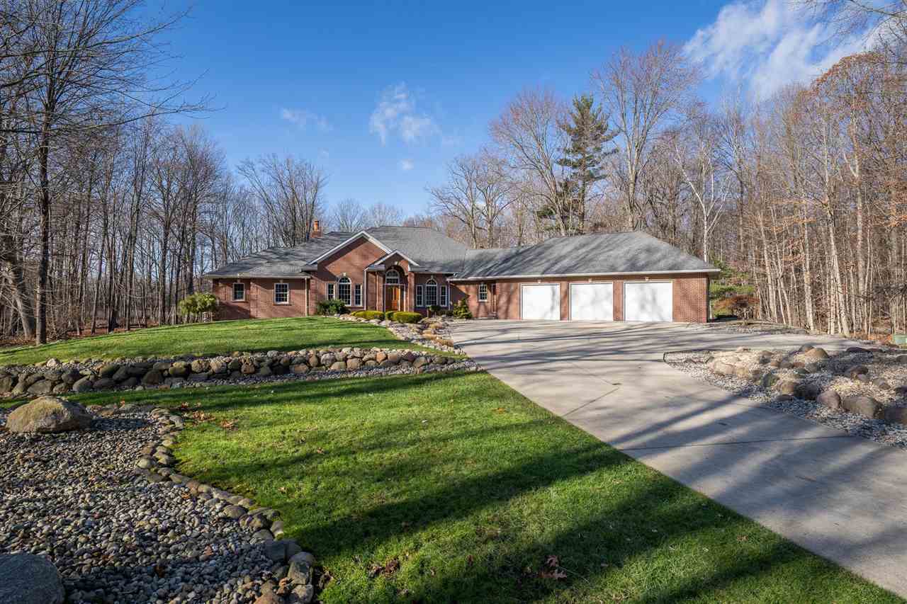 Property Photo:  1725 Glencairn Dr.  MI 48609 