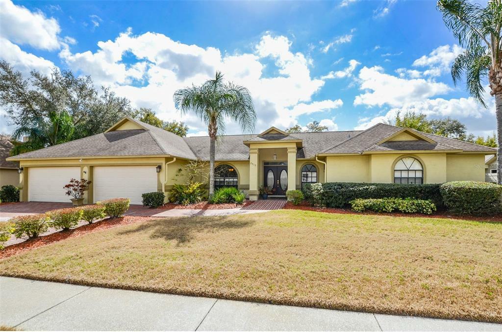 Property Photo:  2913 Timber Knoll Drive  FL 33596 