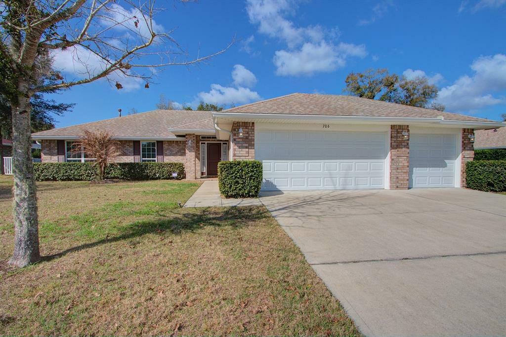 Property Photo:  706 Deer Fern Avenue  FL 32720 