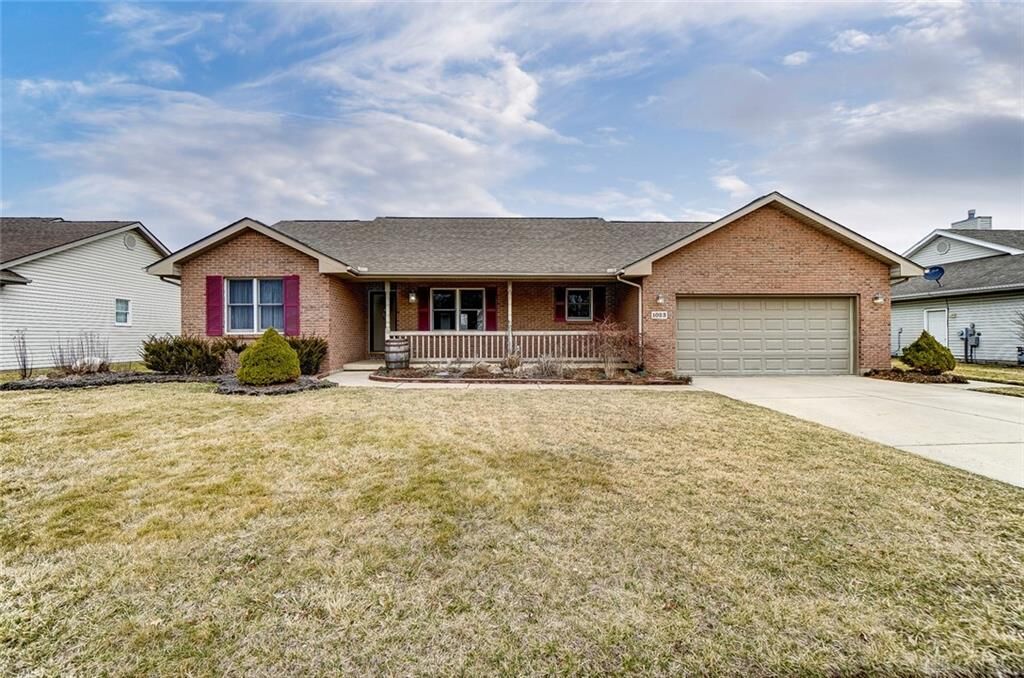 Property Photo:  1023 Windsor Crossing Lane  OH 45371 