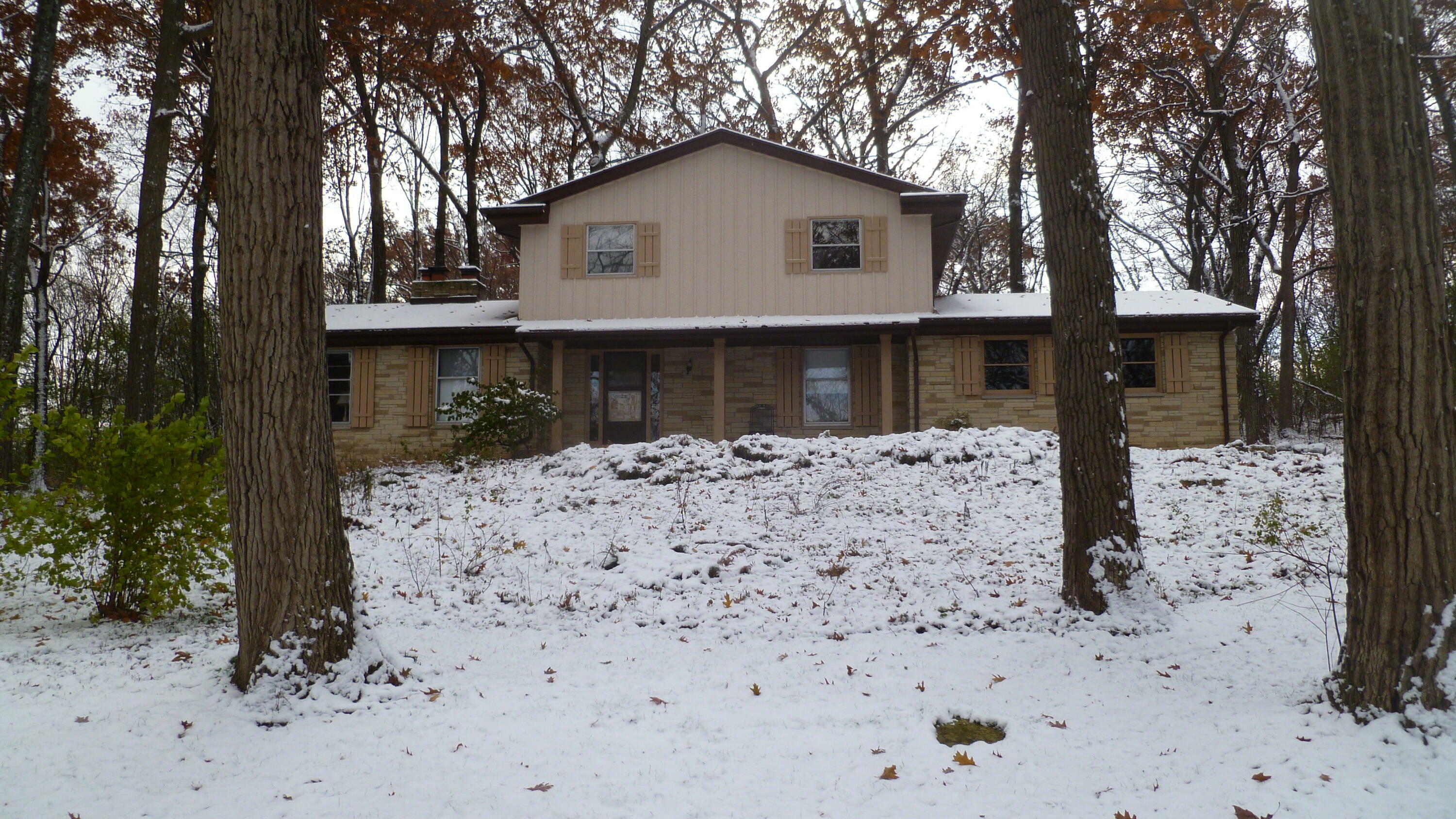 Property Photo:  S27w29431 Jarmon Rd  WI 53188 