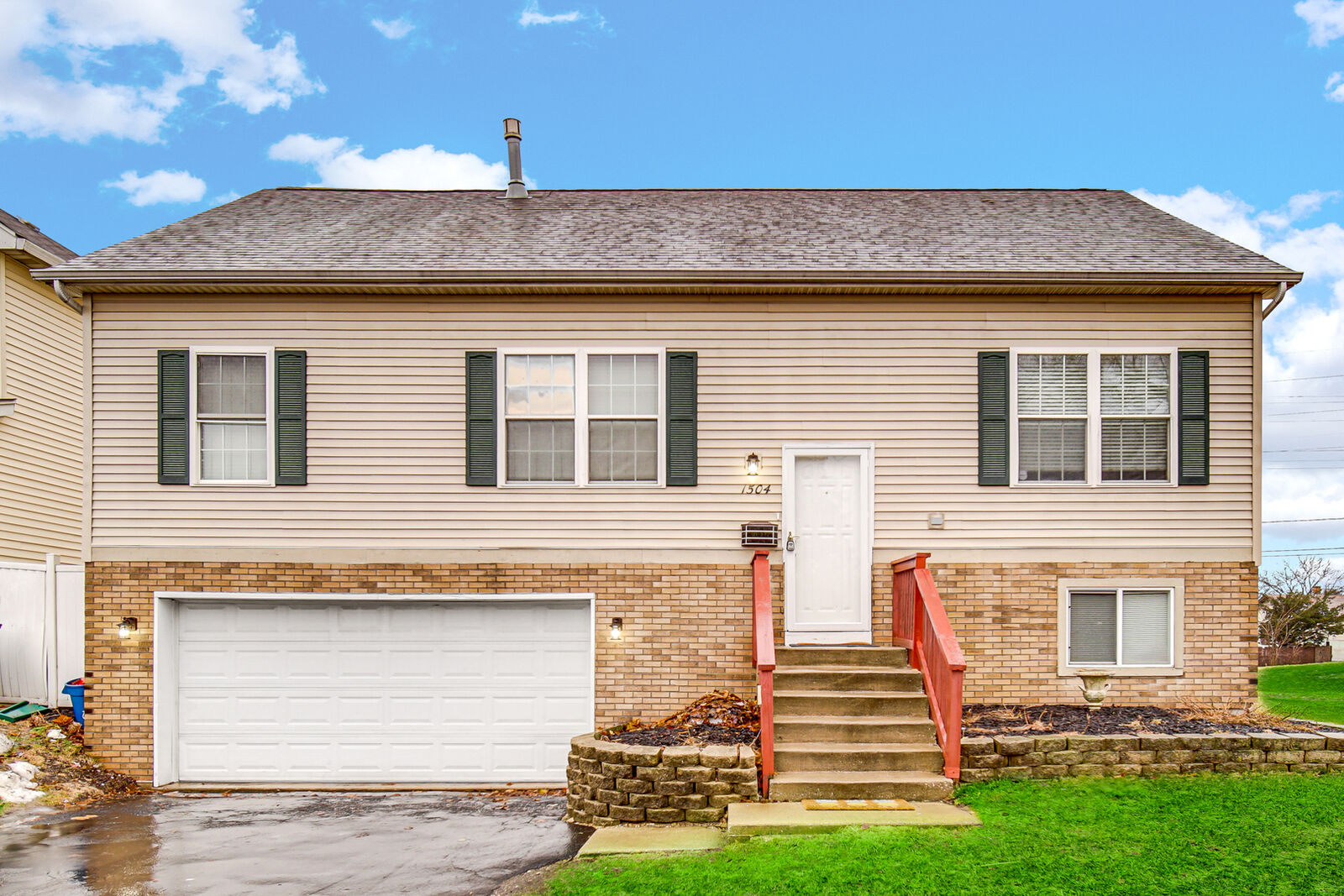 Property Photo:  1504 N Maywood Drive  IL 60153 