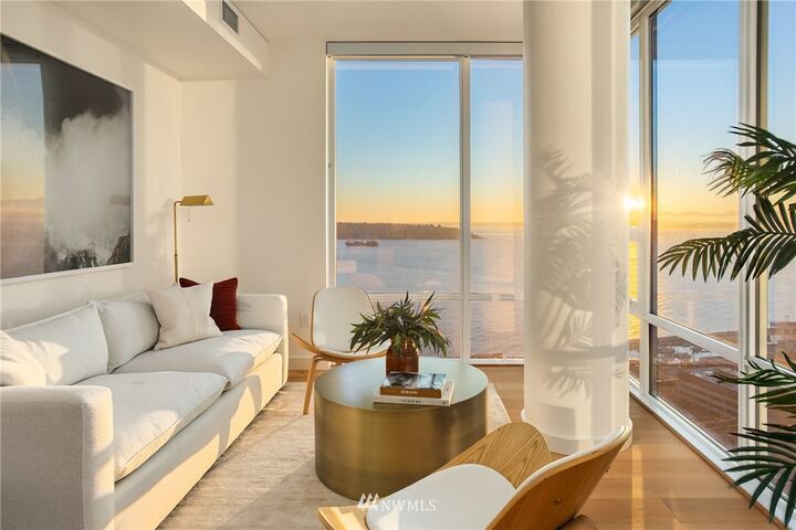 Property Photo: 121 Stewart Street 1707 WA 98101