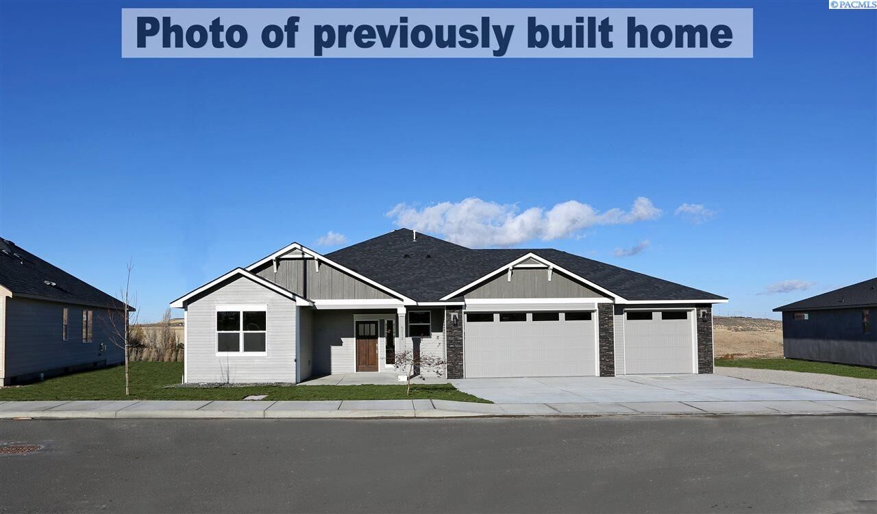 Property Photo: 6108 W Margaret Ct WA 99338