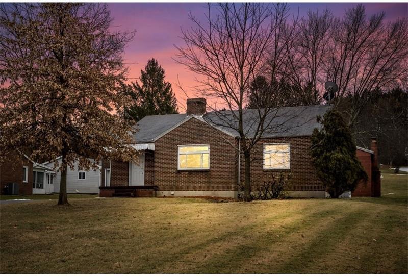 Property Photo: 209 Alameda Rd PA 16001