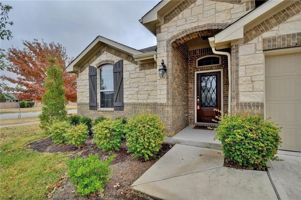 Property Photo:  101 Briar Glen Drive  TX 78626 