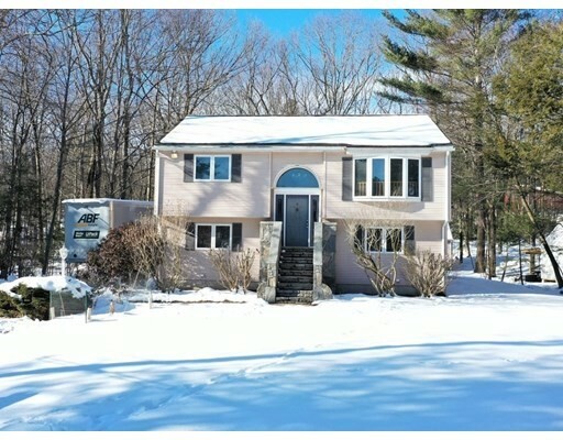 Property Photo: 7 Boulder Way MA 01505