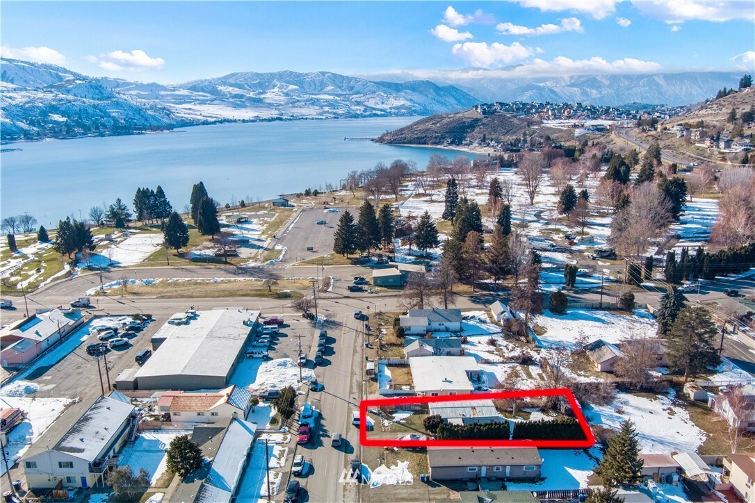 Property Photo: 318 W Gibson Avenue WA 98816