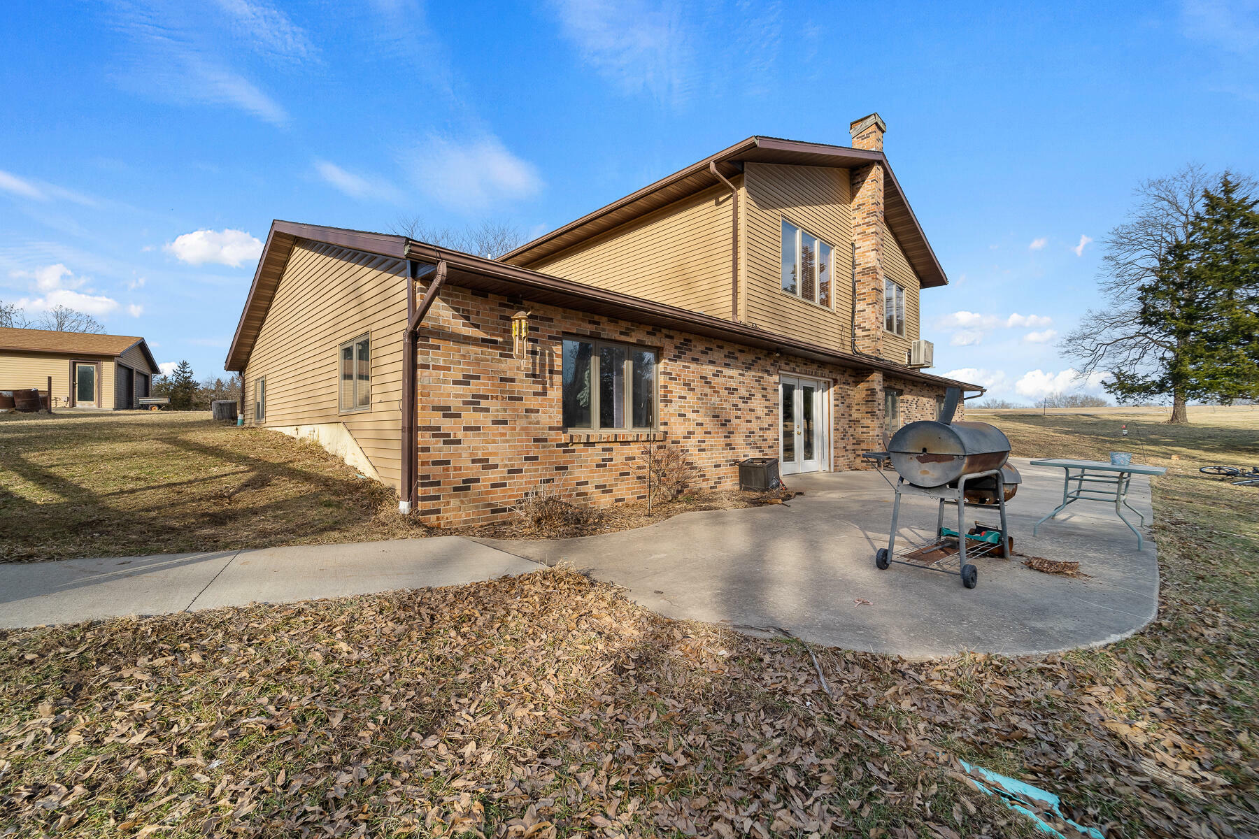 Property Photo:  6185 Cedar Oaks Drive  MO 65251 