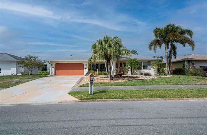 Property Photo: 2240 Bal Harbour Drive FL 34293