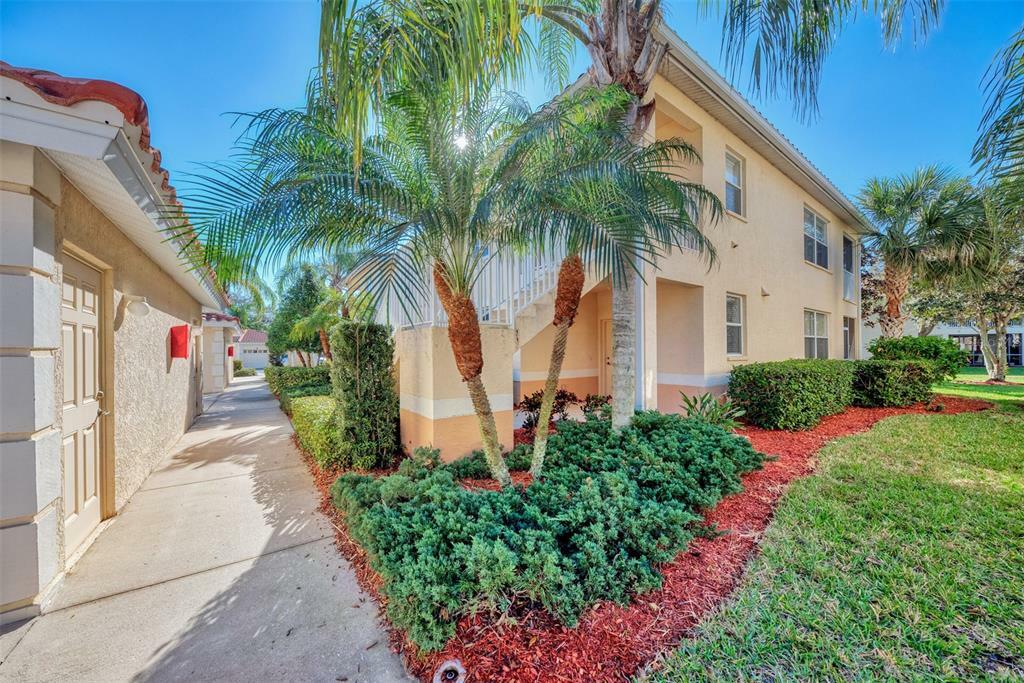 Property Photo: 4270 Vicenza Drive B40 FL 34293