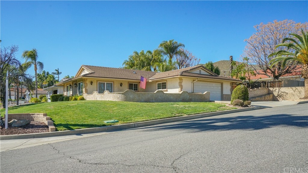 Property Photo:  23570 Little Creek Drive  CA 92587 