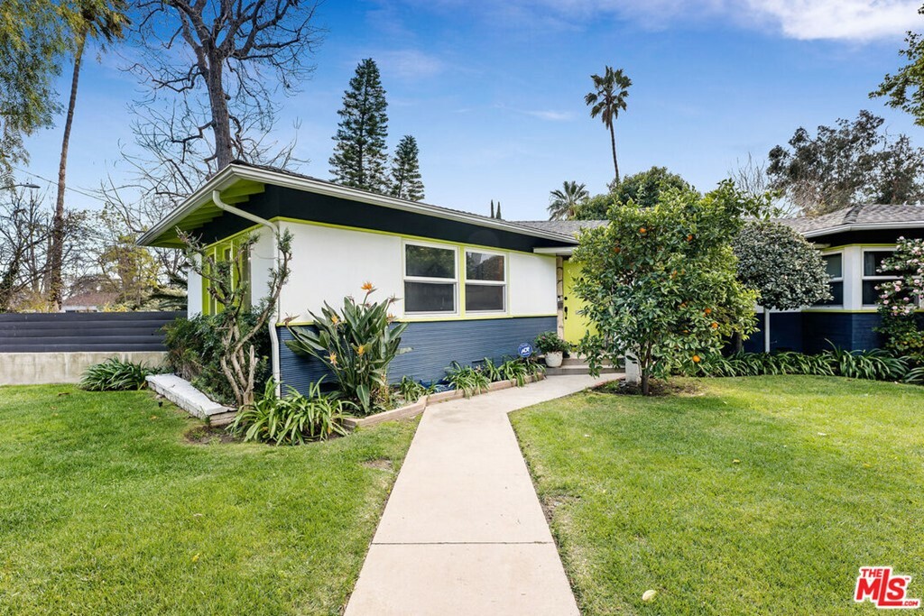 Property Photo:  12236 Califa Street  CA 91607 