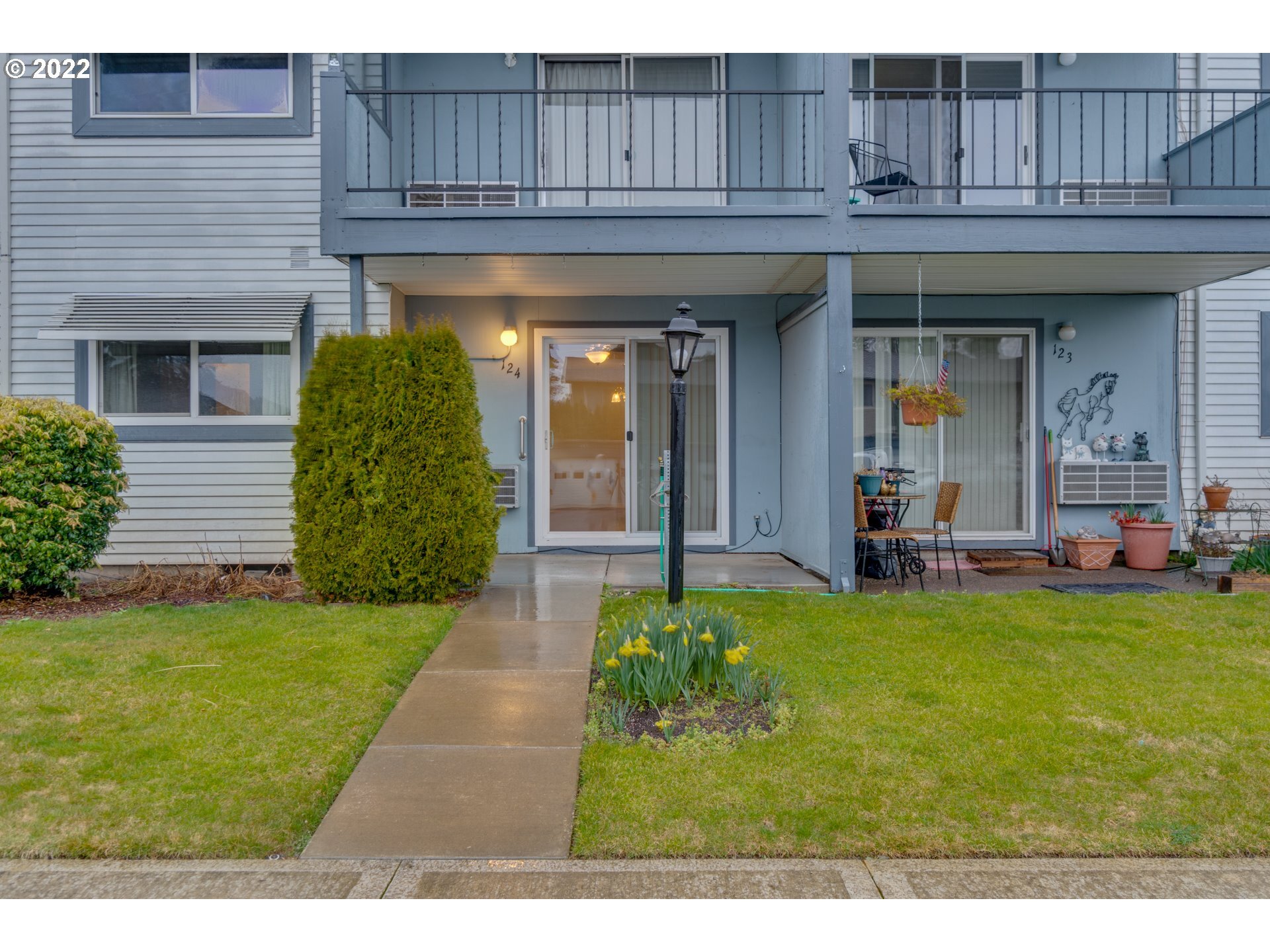 Property Photo:  950 Evergreen Rd 124  OR 97071 