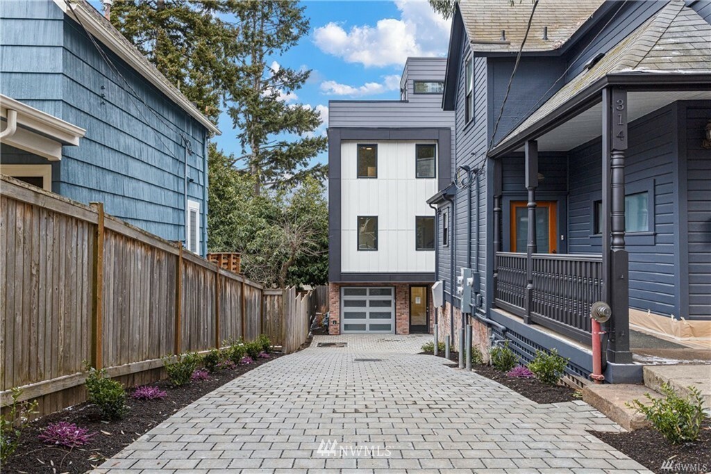 Property Photo: 312 27th Avenue E B WA 98112