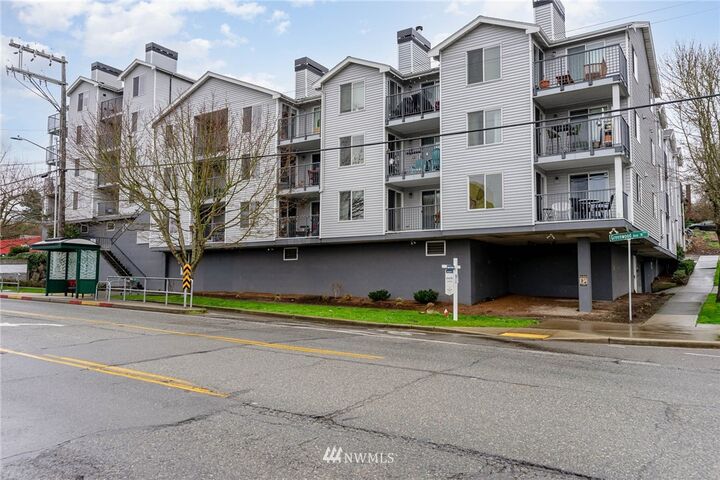 9200 Greenwood Ave N 510  Seattle WA 98103 photo