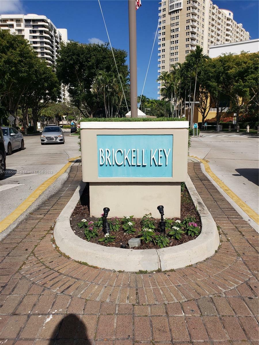 Property Photo:  520 Brickell Key Dr A1011  FL 33131 