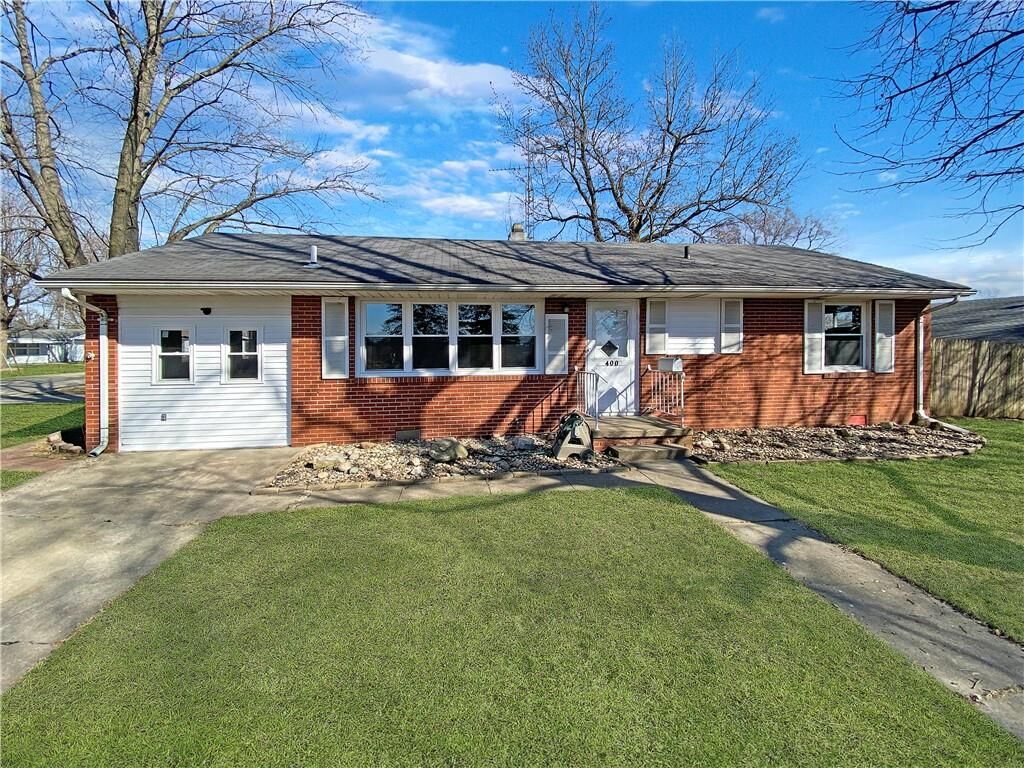 Property Photo:  400 Park Street  IL 61938 