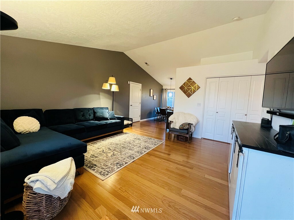 Property Photo:  1336 E Crossroads Drive  WA 98837 