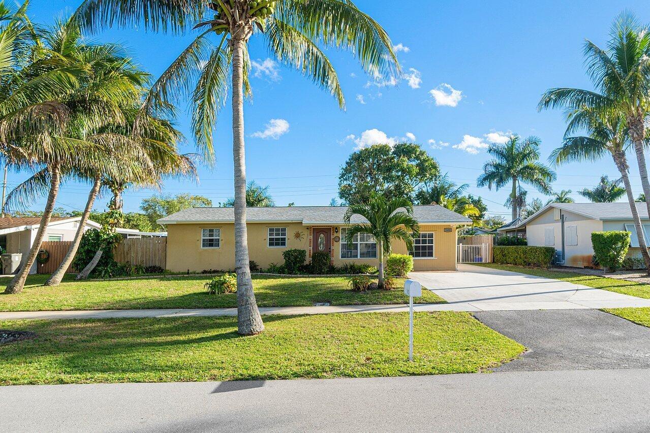 Property Photo: 3408 Taconic Drive FL 33406