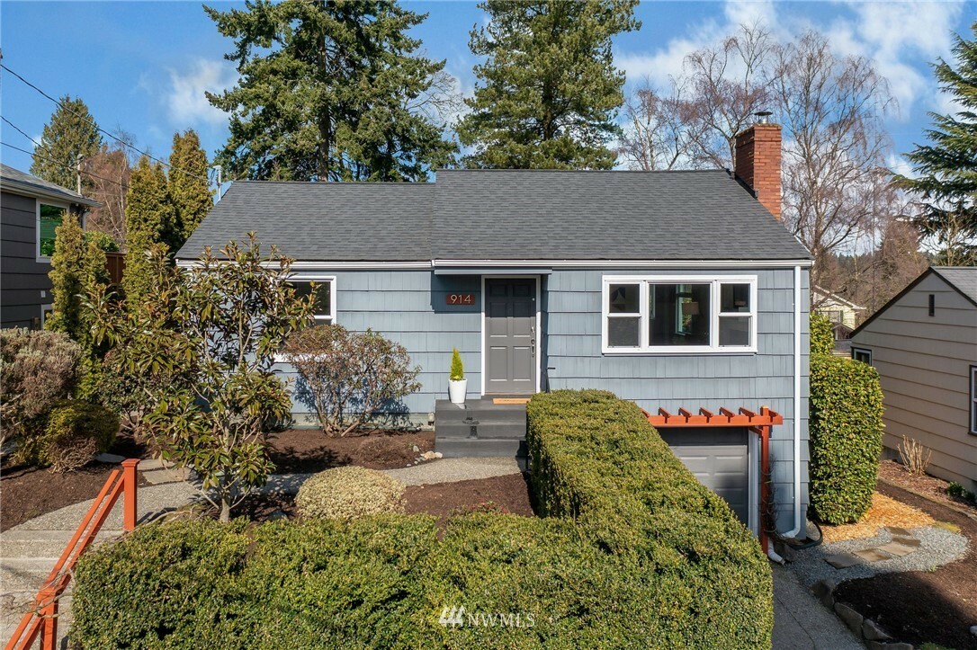 Property Photo:  914 NW 96th Street  WA 98117 