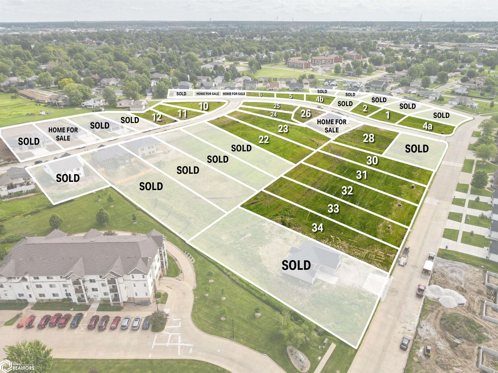 Property Photo:  801 Woodside Drive  IA 50158 