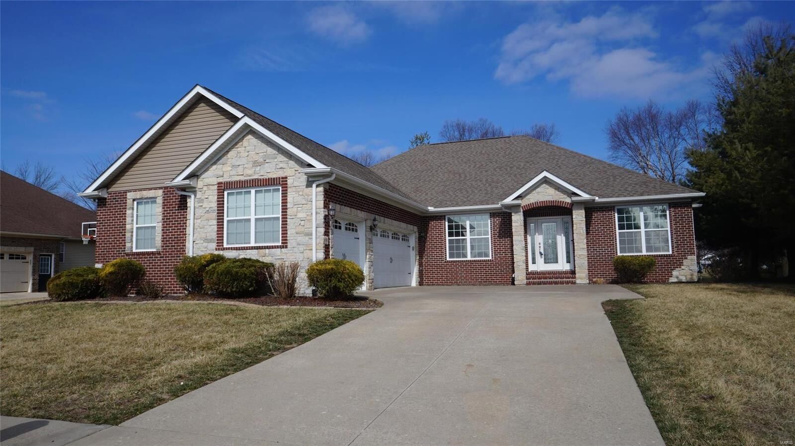 Property Photo: 1027 Barteau Drive IL 62226