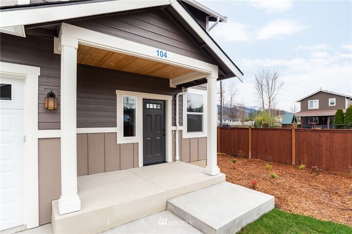 Property Photo: 126 N Trail Road WA 98284