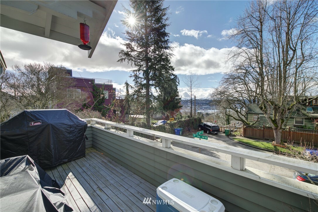 Property Photo:  4702 1st Avenue NW  WA 98107 