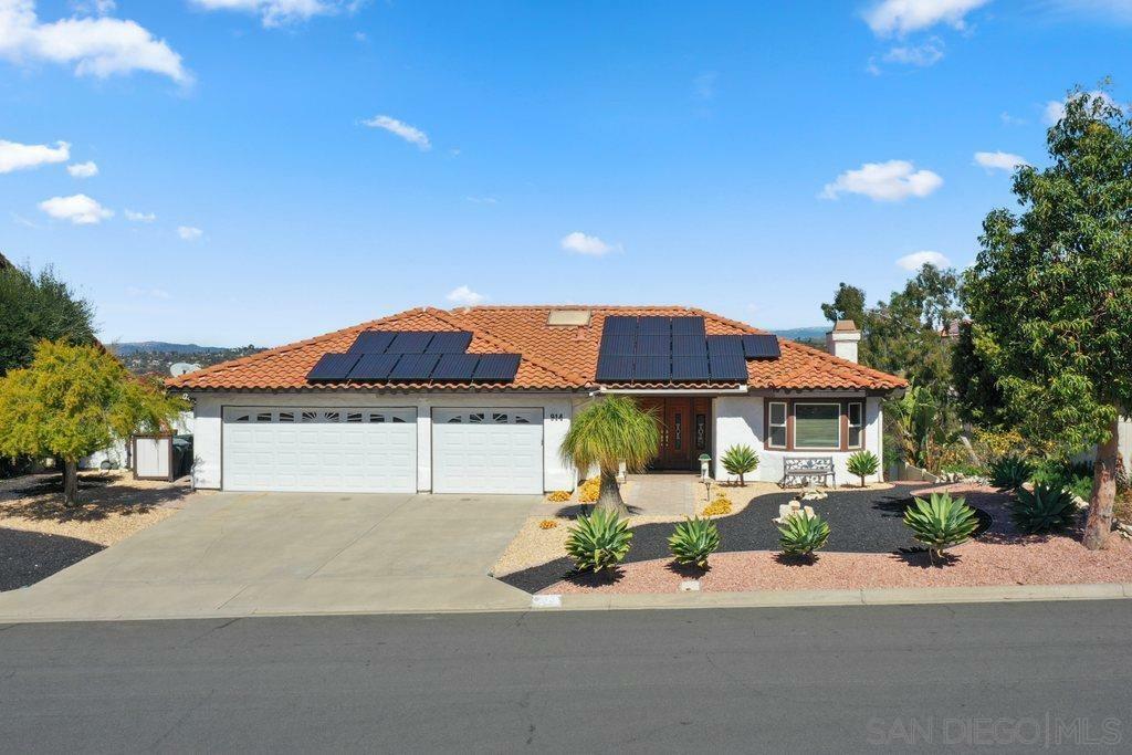 Property Photo:  914 Inspiration Ln  CA 92025 