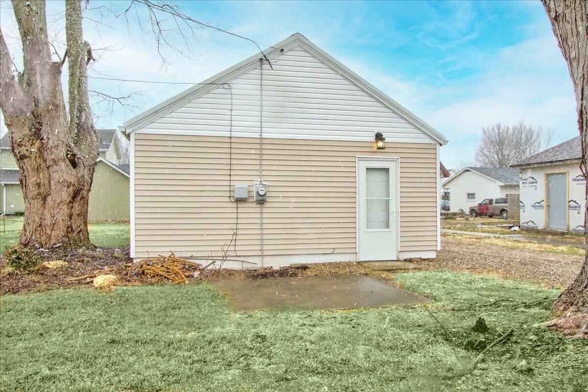 Property Photo:  452 E Ward Street  OH 43078 