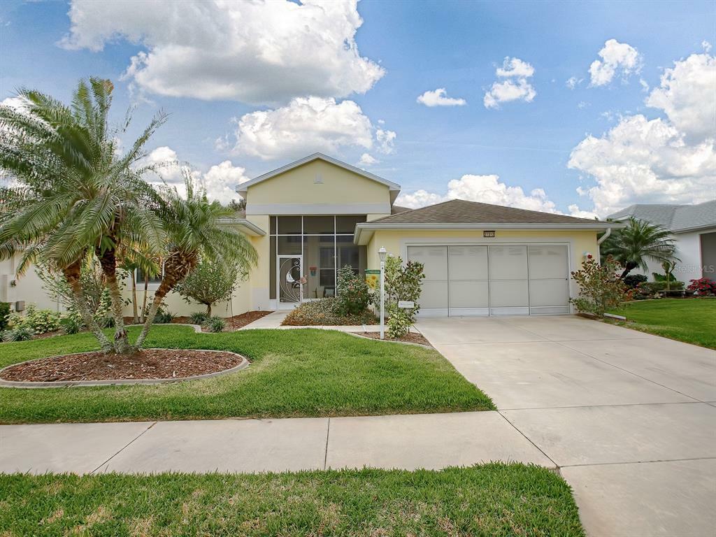 Property Photo:  27312 Pine Straw Road  FL 34748 