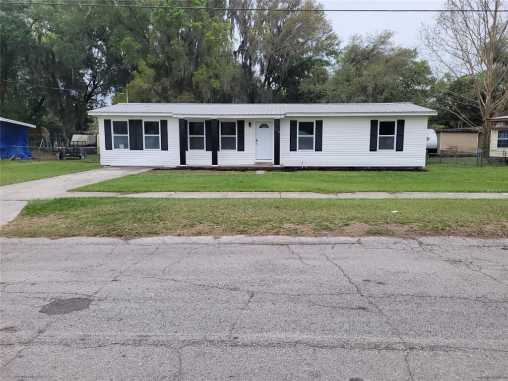 Property Photo:  806 6th Street NE  FL 33841 
