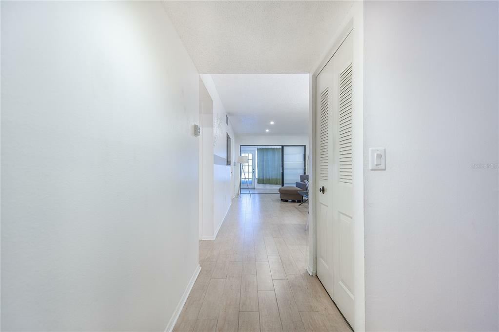 Property Photo:  1753 Belleair Forest Dr D2  FL 33756 
