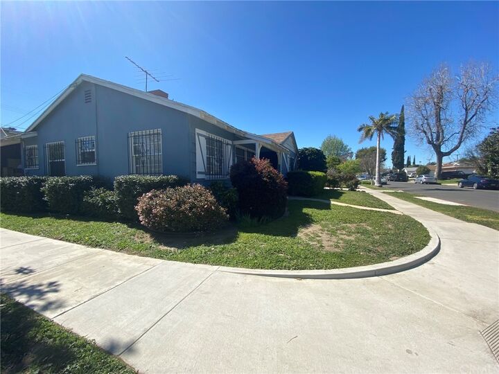 Property Photo: 13900 Cantlay Street CA 91405